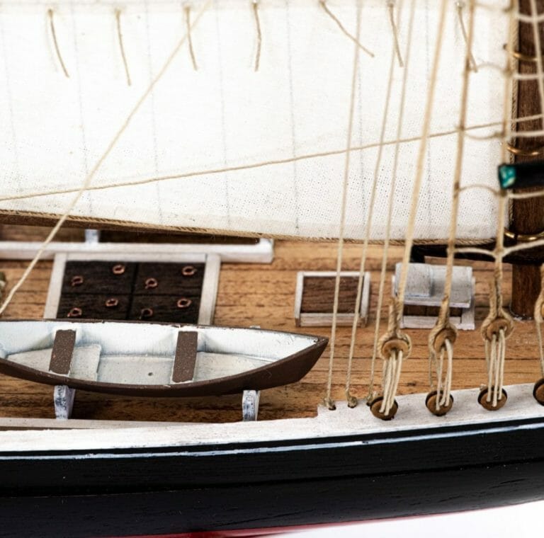 Bluenose 1 Fishing Schooner Amati Model Ship Kit 5-min
