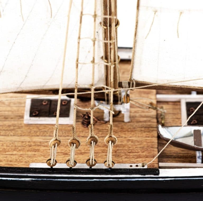 Bluenose 1 Fishing Schooner Amati Model Ship Kit 6-min