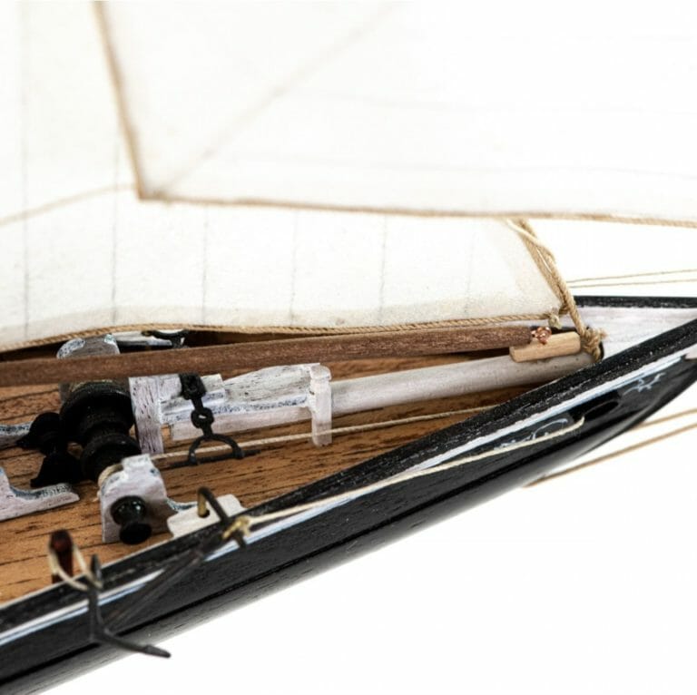 Bluenose 1 Fishing Schooner Amati Model Ship Kit 9-min