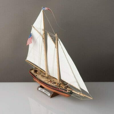 America Yacht - Corel Childrens Model Ship Kit