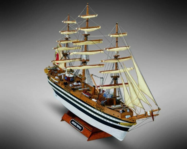 Amerigo Vespucci - Mini Mamoli - Childrens Model Ship Kit-min