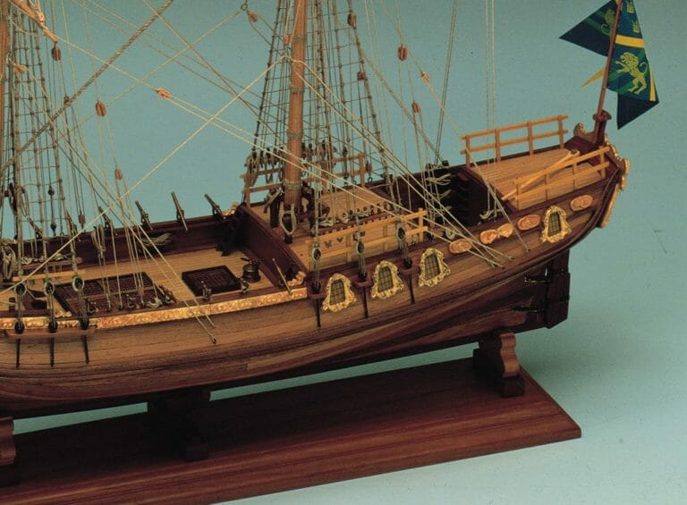 Amphion - Corel Model Ship Kit - Detail Photo 1-min