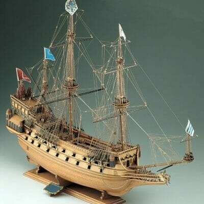 Couronne - Corel Model Ship Kit