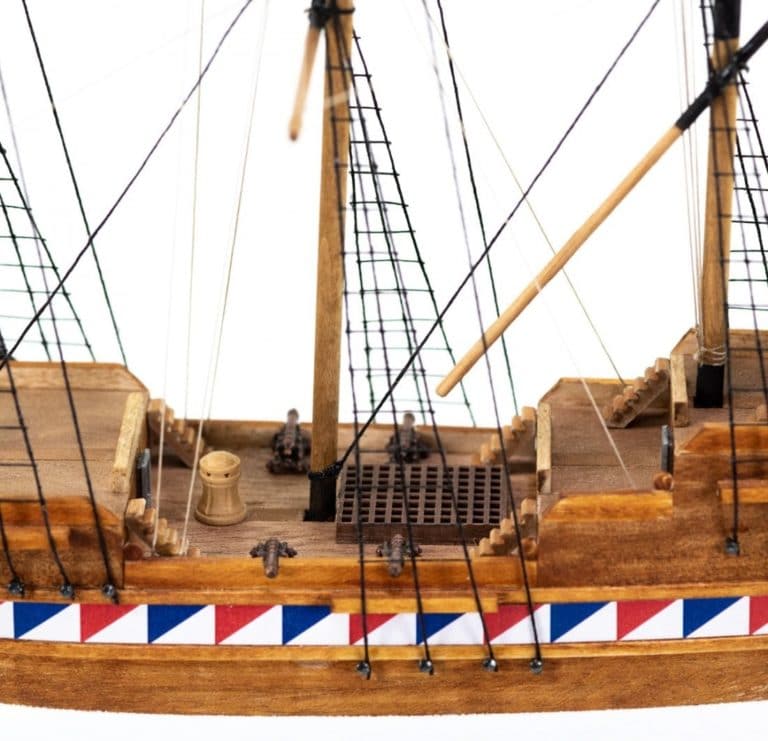 Elizabethan Galleon - Childrens Model Ship Kit - Detail 8-min