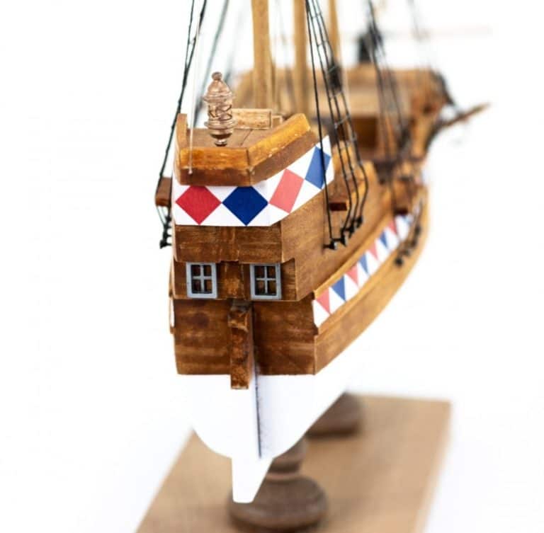 Elizabethan Galleon - Childrens Model Ship Kit - Detail 9-min