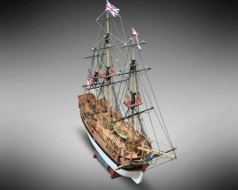 HMS Bounty - 1-100 - Mamoli Model Ship Kit-min