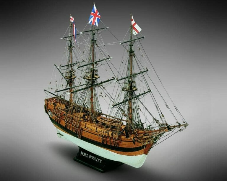 HMS Bounty - Mamoli Model Ship Kit-min