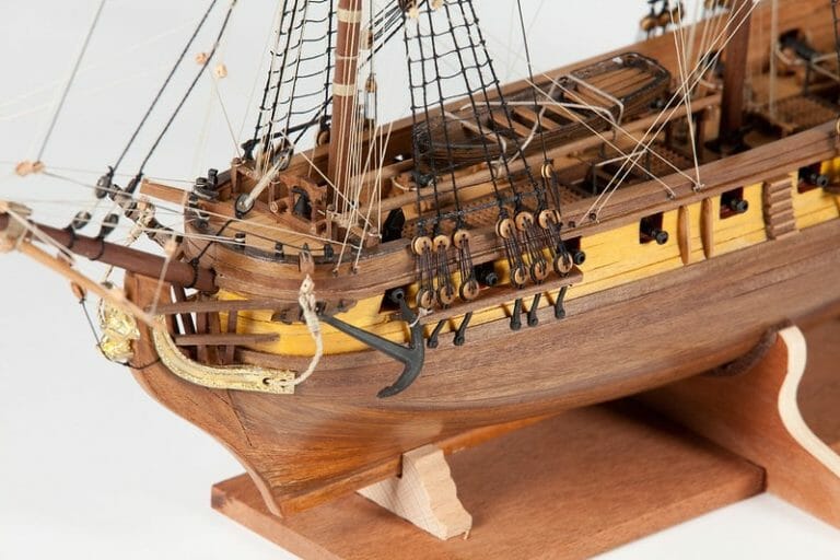 HMS Greyhound - Corel Model Ship Kit - Detail 10-min