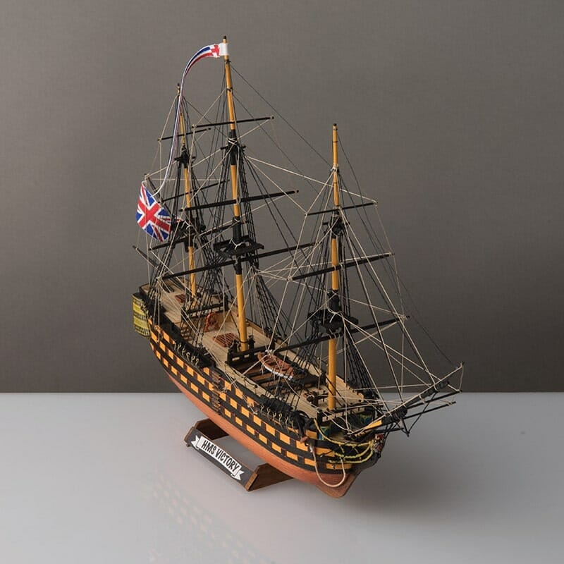 Kit di modellismo navale per bambini HMS Victory - Corel (SM101)