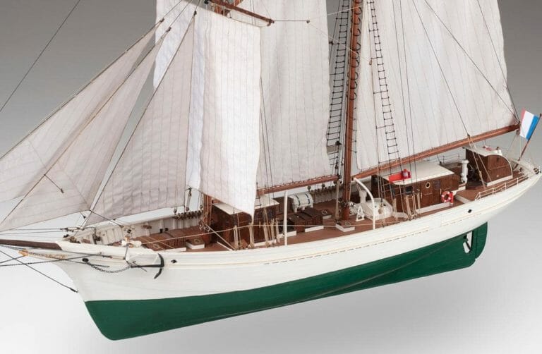 La Bella Poule - Dusek Ship Kits-min (1)