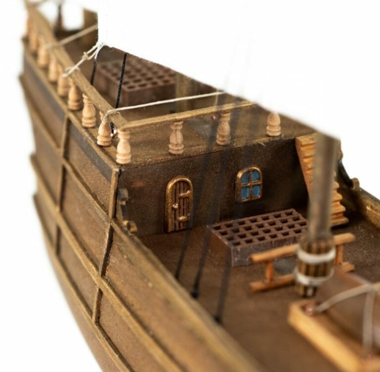 Nina - Childrens Model Ship Kit - Detail 3-min