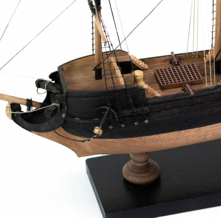 Pirate Ship - Childrens Model Ship Kit - Detail 5-min