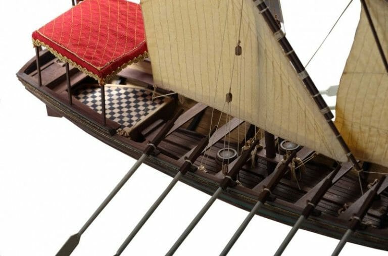 Salvador Del Mundo Felucca - Disarmodel - Detail 1-min