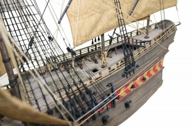 Santiago De Compostela Galleon - Disarmodel - Detail 1-min