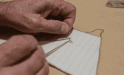 Comment attacher les points de récifs et les nœuds sur les voiles de maquettes de bateaux 6