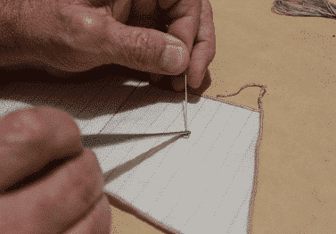 Comment attacher les points de récifs et les nœuds sur les voiles de maquettes de bateaux 7 Comment attacher les points de récifs et les nœuds sur les voiles de maquettes de bateaux 7
