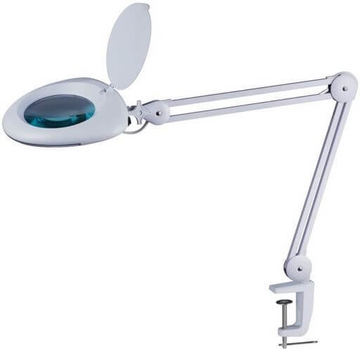 Het belang van goede verlichting en vergroting in de modelscheepsbouw 3