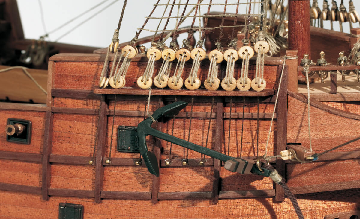 Maqueta de barco de madera: Galeón Santiago de Compostela